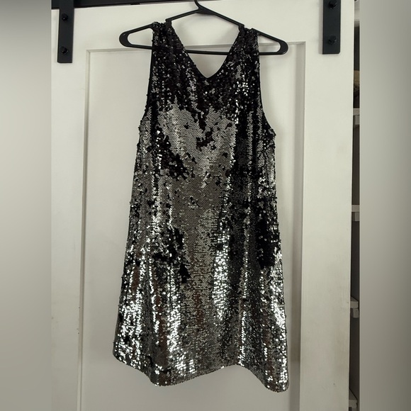 Forever 21 Dresses & Skirts - Forever 21 Sequin Shift Mini Dress Silver Black Party Formal Glam MD